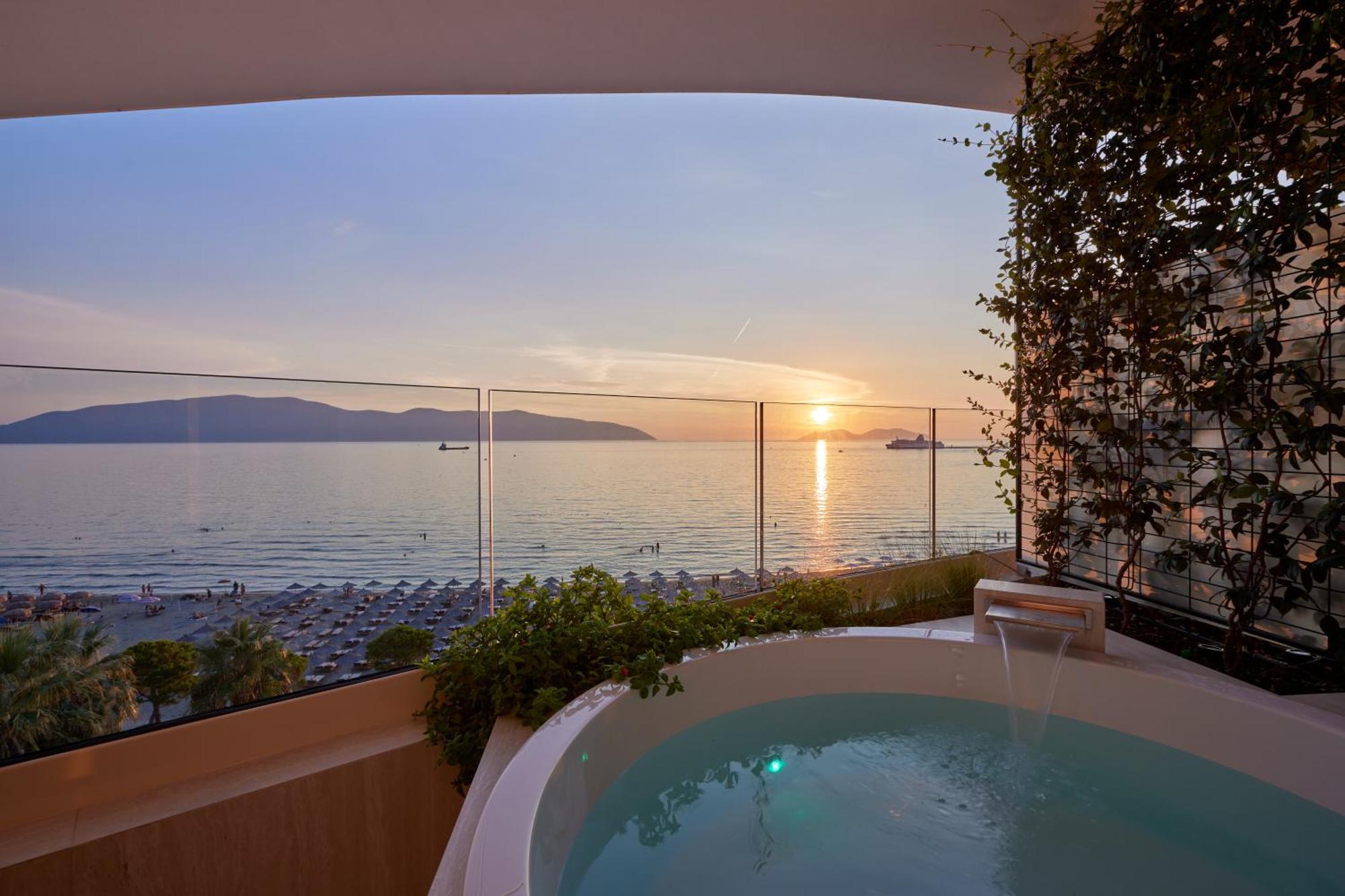 Valis Luxury Hotel Vlorë 외부 사진