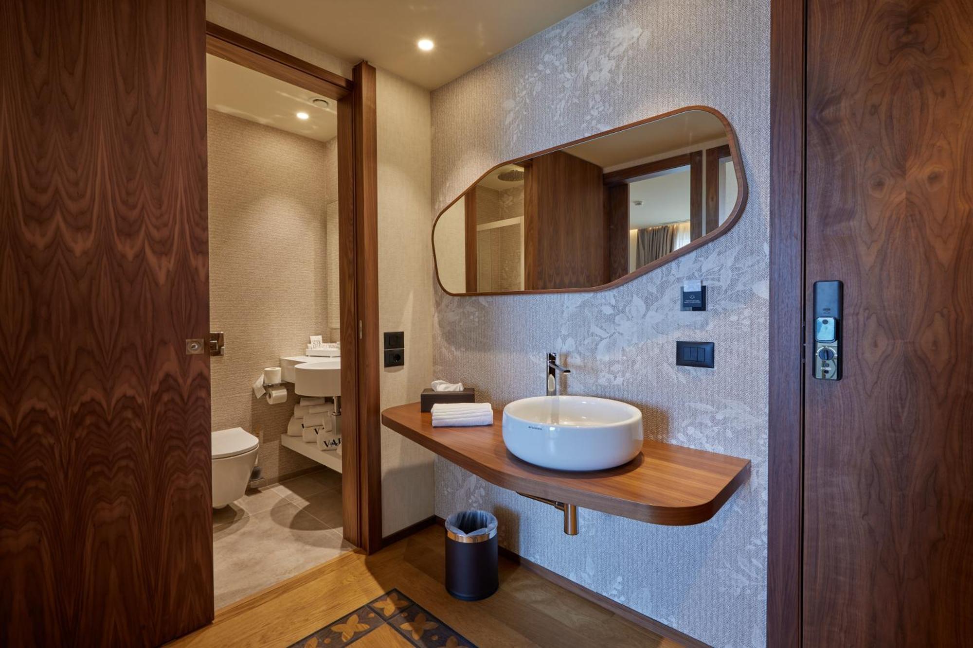 Valis Luxury Hotel Vlorë 외부 사진